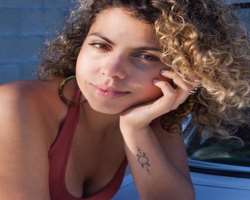 The actress has engraved a small tattoo on her wrist.